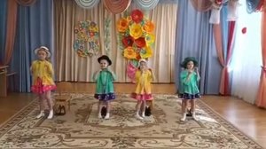Шуточный танец модниц  "А я возьму у мамы бусы"