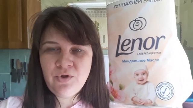 ВЛОГ. На кого ты похожа ?♀️.Съездила в пенсионный. Небольшие покупки.