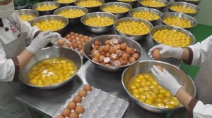 Красивые цвета! Фабрика массового производства радужного торта