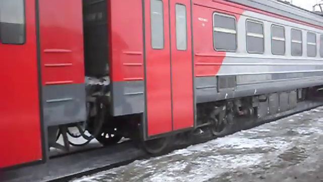 Электропоезд ЭД9Э-0036. Отправление. смотреть онлайн