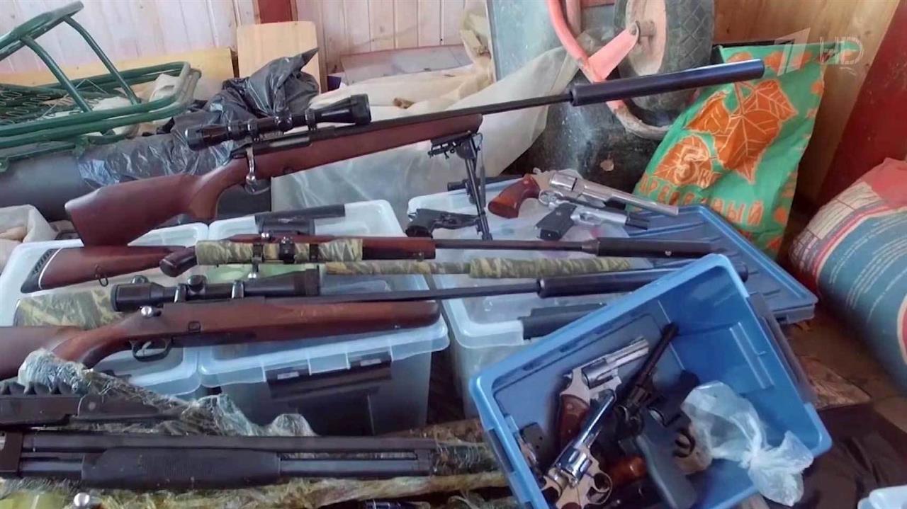 Крупный тайник с оружием и взрывчаткой обнаружен в Подмосковье