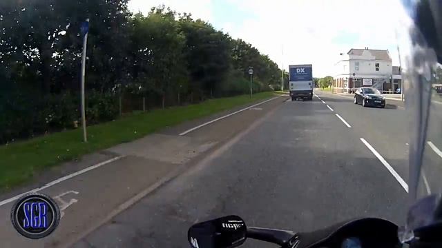 Going back in time : Moto Vlog смотреть онлайн