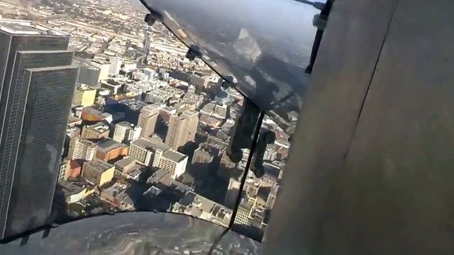 OUE Skyspace LA | Skyslide смотреть онлайн