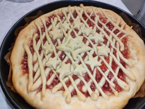 Пирог с клубничной начинкой)Вкуснотень...