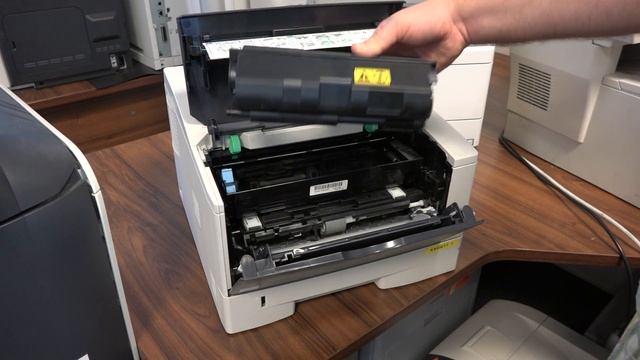 Kyocera Ecosys FS-1370DN laser printer close look смотреть онлайн