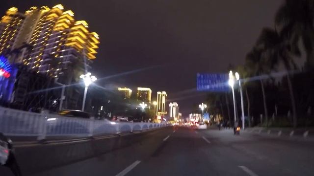 Ночной Китай на мопеде, как есть, без фотошопа смотреть онлайн