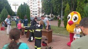 170 лет пожарной службе Беларуси. МЧС г. Калинковичи устроили праздник для детей