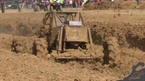 Заезды в грязи - MUD RACING TRUCKS
