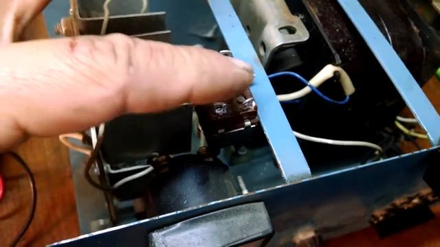 Ремонт автомобильного зарядного устройства ВА-2. Не включается. смотреть онлайн