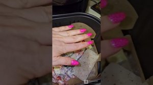 Ролик № 1335. Готовим в аэрогриле и дегустируем рыбные брикеты.