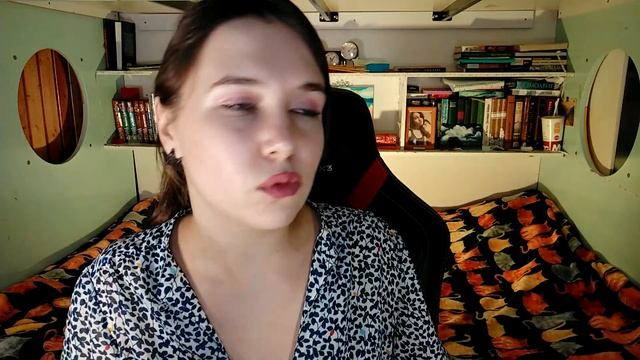 МЕРЗКИЙ МАЛ, ЖАЛКАЯ ГГ И ДАРКЛИНГ ? | Обзор сюжета «Тень и Кость» Ли Бардуго смотреть онлайн