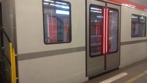 Поезд «Балтиец» на станции Петербургского метрополитена «Технологический институт» (25.01.23)