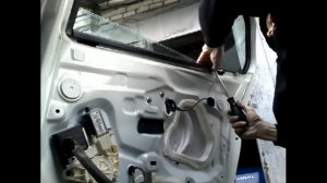 Как снять извлечь заменить стекла задней двери RENAULT MEGANE(10-)demontaz zamiana szyby drzwi tyl!