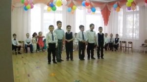 Мальчики поют частушки для девочек  на 8 марта