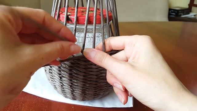 Плетение вазы (кувшина) из газетных трубочек! Подробный МК! смотреть онлайн