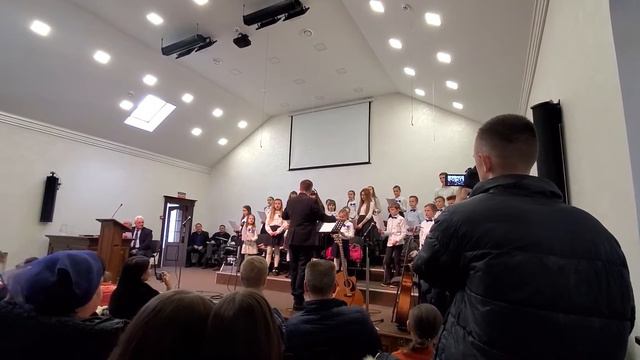 В бесконечном пространстве есть много миров. песня хора детей, ц. Евангельск. Христиан, ул. Пугачов смотреть онлайн