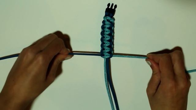 Tutorial: 2 Color Cobra Weave Bracelet (Different Method) смотреть онлайн