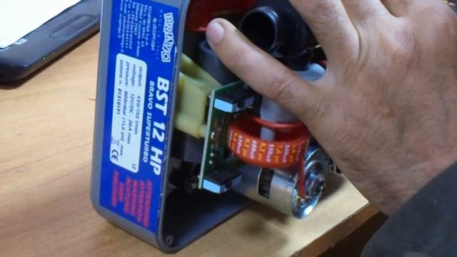 Ремонт лодочного насоса BRAVO-12 BST HP смотреть онлайн