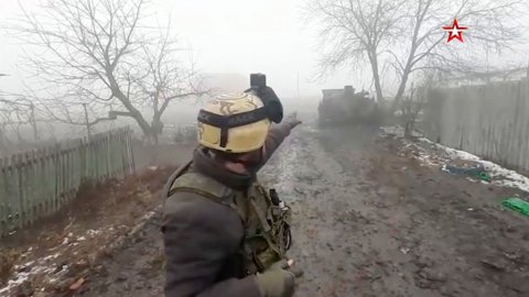 Корреспондент показал разбитую технику ВСУ после штурма Волновахи