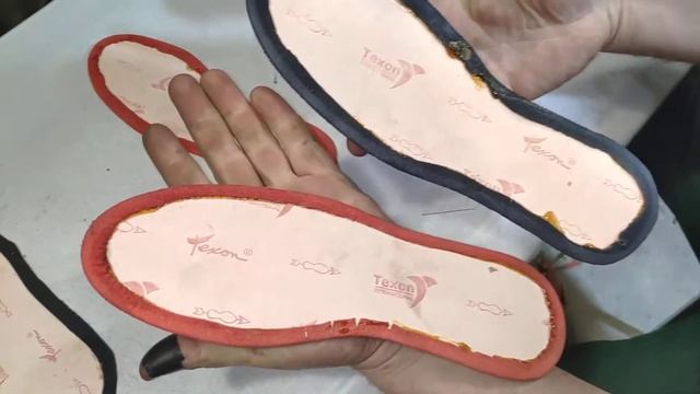 Загибка кожаной стельки на картон на машине Comelz COM4 смотреть онлайн