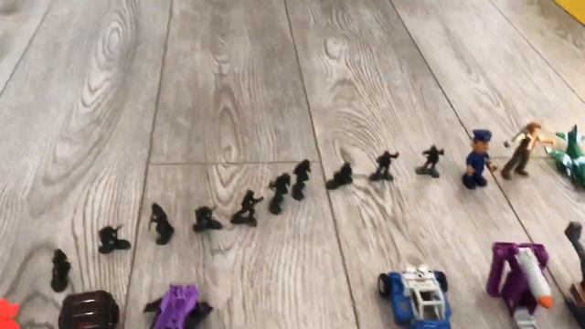 ВЛОГ 2 BUMBLEBEE vs OPTIMUS PRIME! БАМБЛБИ против ОПТИМУСА ПРАЙМА. ТРАНСФОРМЕРЫ АТАКУЮТ!!! смотреть онлайн