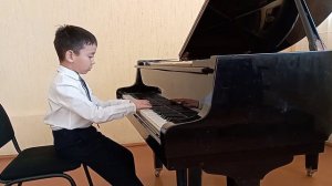 Немецкая песенка П. И. Чайковский. Жумажан Дамир, на рояли