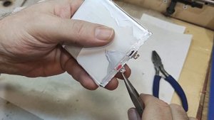 Ремонт обломанного вывода плоского Li-ion аккумулятора.