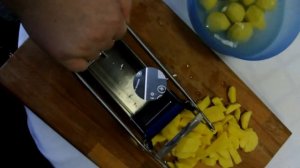 Жарить говядину без масла просто. Нужна надежная посуда.
