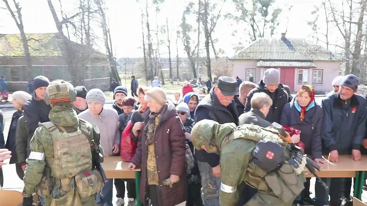 Росгвардейцы доставили на Украину более 20 тонн гуманитарной помощи