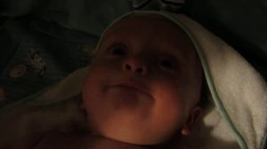 малышу 6 месяцев - Джеймс издает новые звуки =)