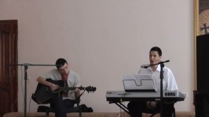 Росте черешня в мами на городі...