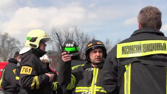 Вертолеты эвакуируют пострадавших при пожаре в ТЦ "Персей" смотреть онлайн