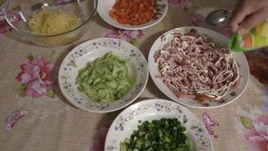 Слоёный салат с ветчиной. Салат на праздничный стол и на каждый день.