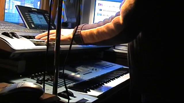 Tyros 3 Motif xs 6 : 2 смотреть онлайн