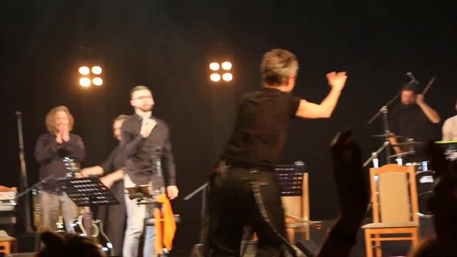 Акустика группы Сурганова и Оркестр _ Вручение цветов смотреть онлайн