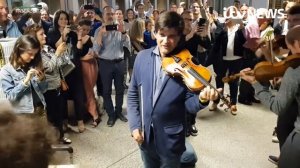 Delayed passengers treated to stunning rendition of Vivaldi | ITV News