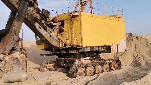 Отдых на карьере! Как намывается песок! смотреть онлайн