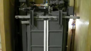 Модель пассажирского лифта в режимах работы НР и МП.