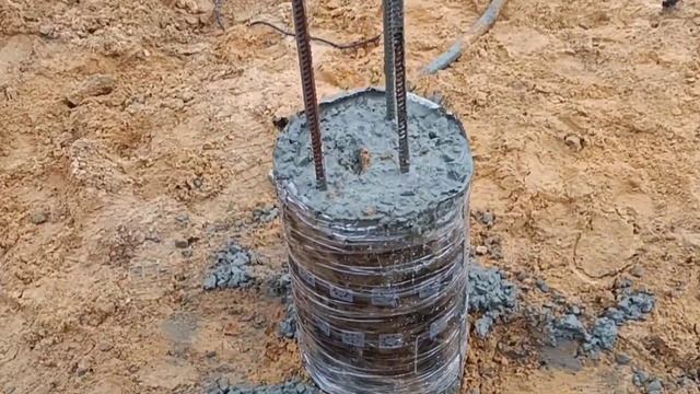 Заливаем буронабивные сваи. свайное поле.