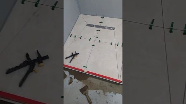 поддон в строительном исполнении в ровень с полом.