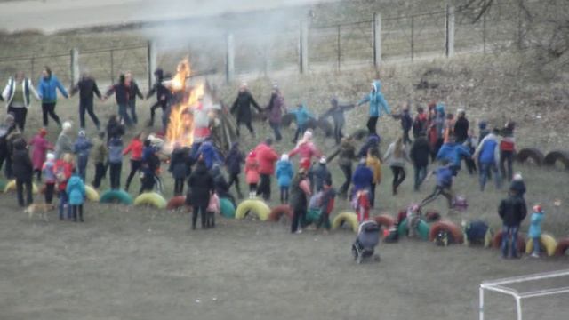 Ковшаровка. Сожжение ритуального чучела на масленицу. 12 марта 2016 смотреть онлайн