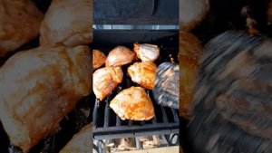 Куриные бёдрышки на самодельном смокере