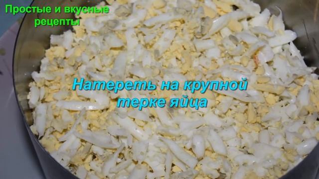 Простой рецепт салата с ветчиной.