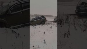 pajero sport Паджеро засел на раму, Зимнее бездорожье.