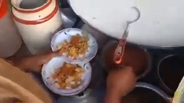 Chana chat at jama cloth market in karachi | burns road chana chat | burns road food street смотреть онлайн