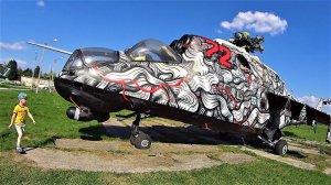 Самолеты Вертолеты музей авиации - Макс гуляет по музею - Видео для мальчишек