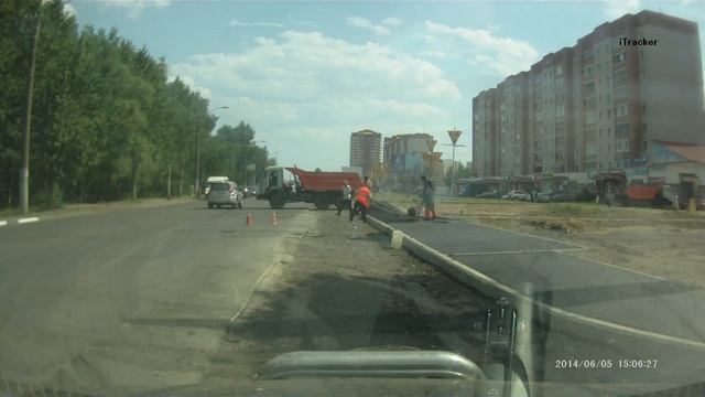 05 06 14 Ремонт тротуара на Машиностроителей смотреть онлайн