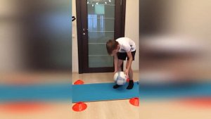 Упражнения на прием мяча в футболе. Для начинающих футболистов.
