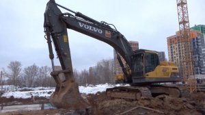 Разработка грунта механизированным способом экскаватором Volvo EC 380 DL компании Техоптимум