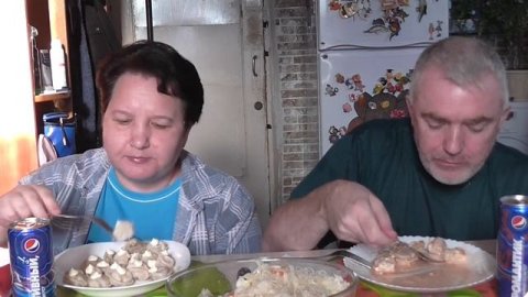 MUKBANG RUSSIA|DUMPLINGS|ПЕЛЬМЕНИ|КАПУСТА И ПЕПСИ| ЗАТЕЯЛИ миниРЕМОНТ